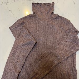 Madewell burgundy turtleneck in size small